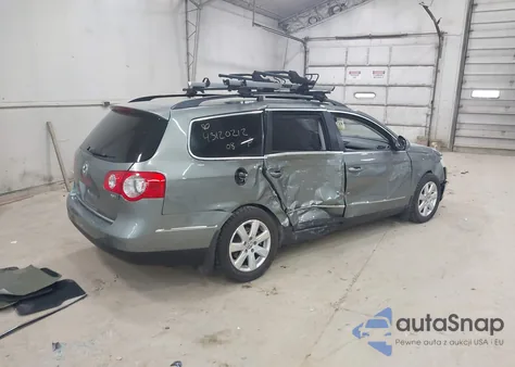 2008 Volkswagen Passat Turbo from USA, damaged, VIN WVWXK73C48E089366